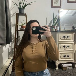 Tan/Taupe/Brownish longsleeve